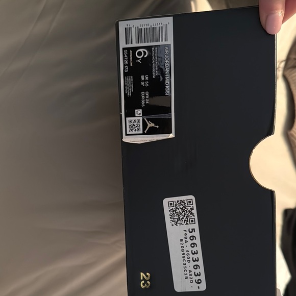 Nike Air Jordan 1 Retro High OG Red White Black - Picture 2 of 4